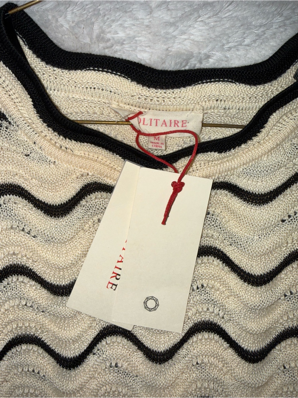 Solitaire Cream and Black Wavy Knit Short Sleeve Top - Picture 2 of 2